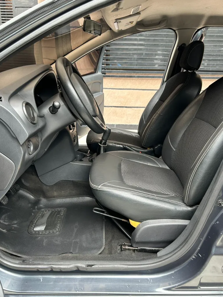 RENAULT LOGAN EXPRESSION 2018 MT (11).webp