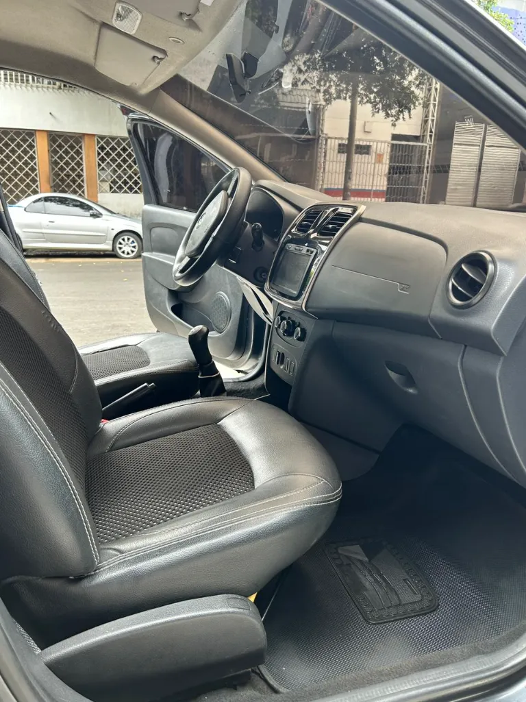 RENAULT LOGAN EXPRESSION 2018 MT (20).webp