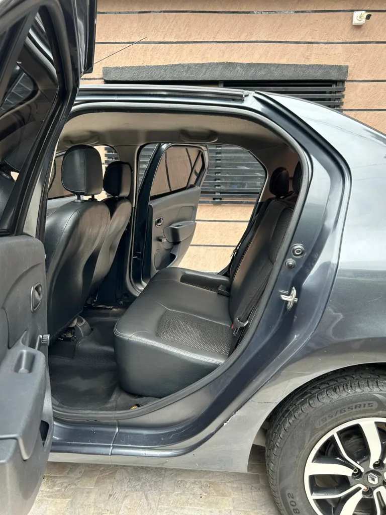 RENAULT LOGAN EXPRESSION 2018 MT (17).webp