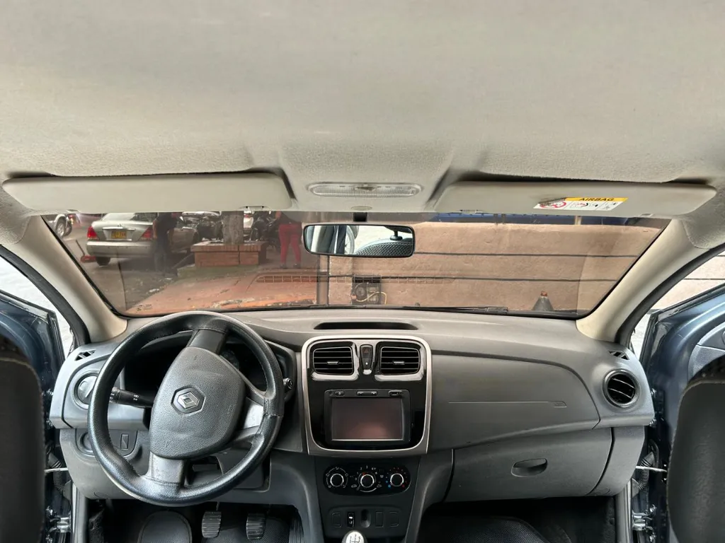 RENAULT LOGAN EXPRESSION 2018 MT (15).webp