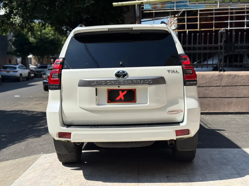 TOYOTA PRADO TX-L 2.8 DIESEL BLINDAJE 2+ 2024  (5).webp