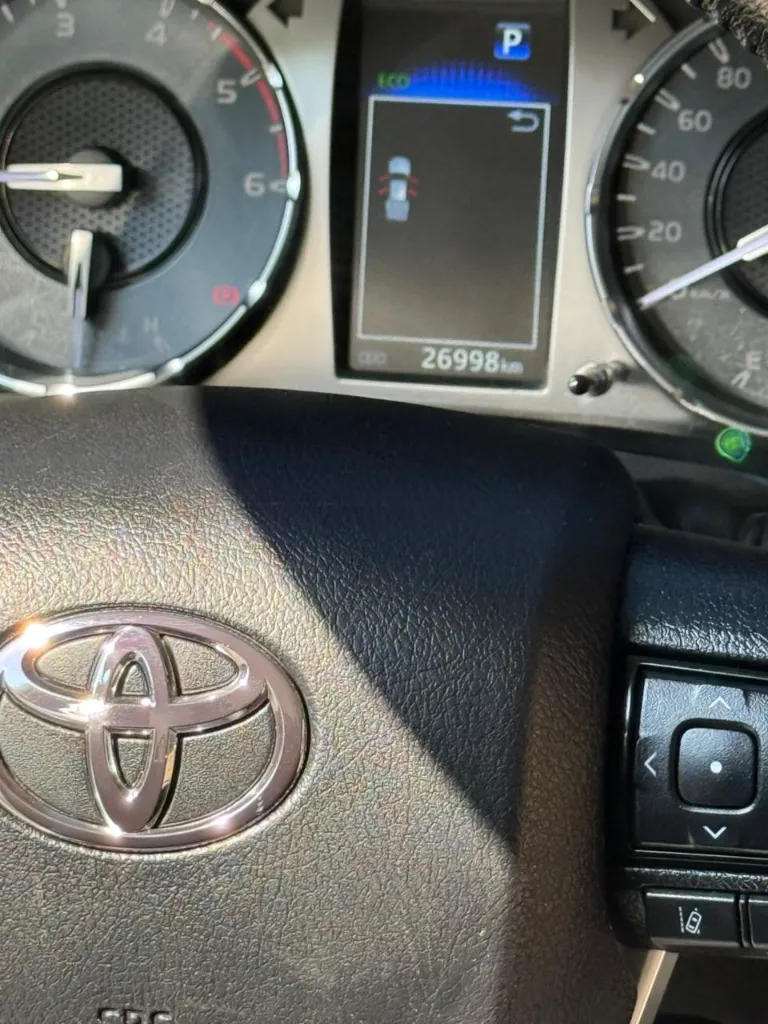 TOYOTA HILUX SRX 2.8 DIESEL TP 2023 (10).webp