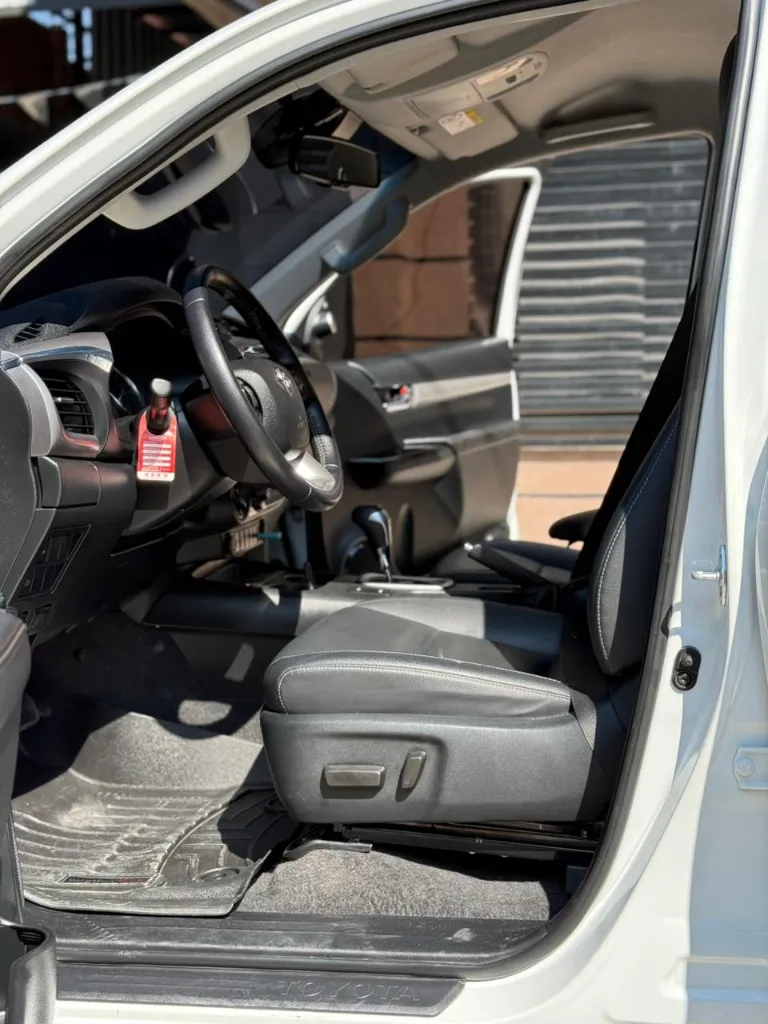 TOYOTA HILUX SRX 2.8 DIESEL TP 2023 (11).webp