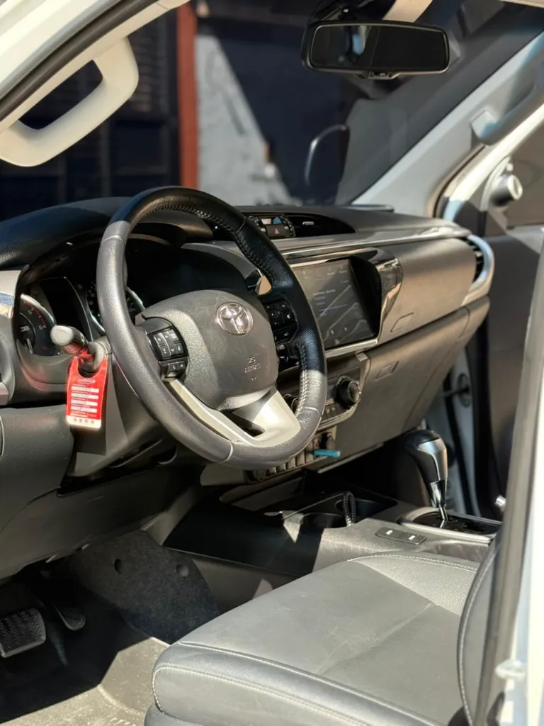 TOYOTA HILUX SRX 2.8 DIESEL TP 2023 (12).webp