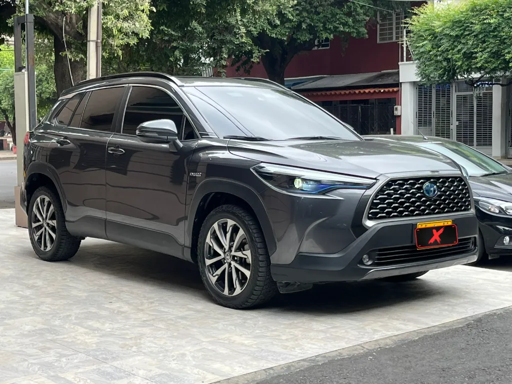 TOYOTA COROLLA CROSS SEG HYBRID 2023 (3).webp