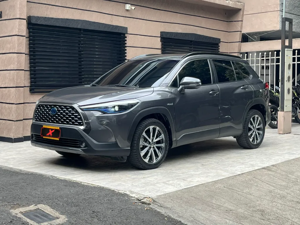 TOYOTA COROLLA CROSS SEG HYBRID 2023 (1).webp