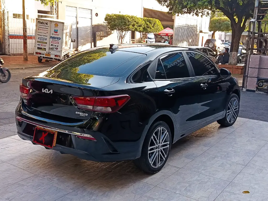 KIA RIO VIBRANT AT 2023 (6).webp