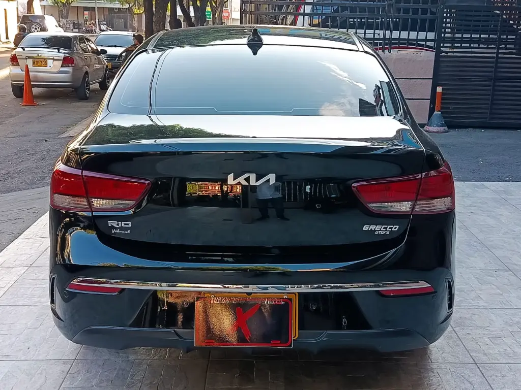 KIA RIO VIBRANT AT 2023 (5).webp