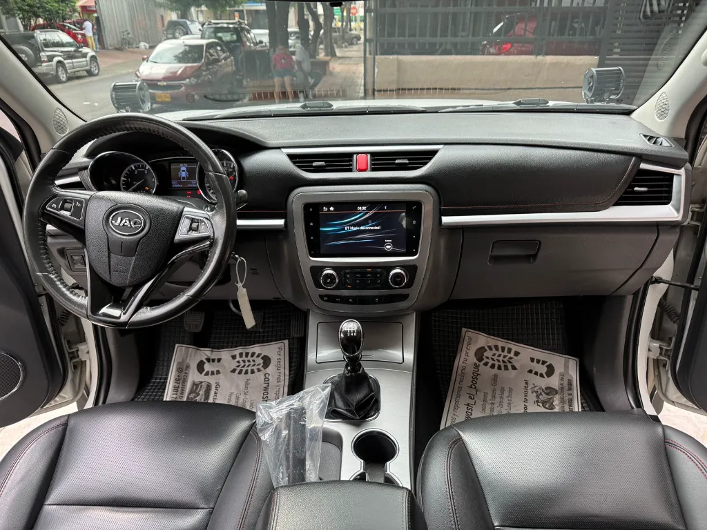 JAC T8 COMFORT 2.0 DIÉSEL 4X4 MECÁNICA 2023 (16).webp