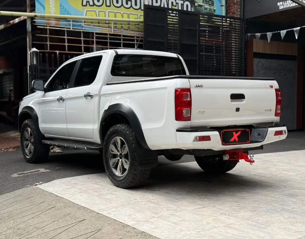 JAC T8 COMFORT 2.0 DIÉSEL 4X4 MECÁNICA 2023 (4).webp