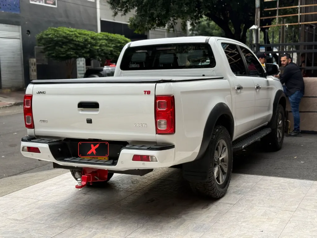JAC T8 COMFORT 2.0 DIÉSEL 4X4 MECÁNICA 2023 (3).webp