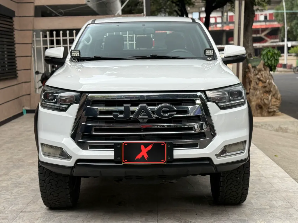 JAC T8 COMFORT 2.0 DIÉSEL 4X4 MECÁNICA 2023 (2).webp