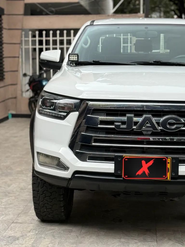 JAC T8 COMFORT 2.0 DIÉSEL 4X4 MECÁNICA 2023 (7).webp