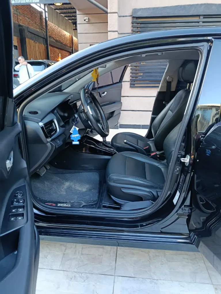 KIA RIO VIBRANT AT 2023 (11).webp