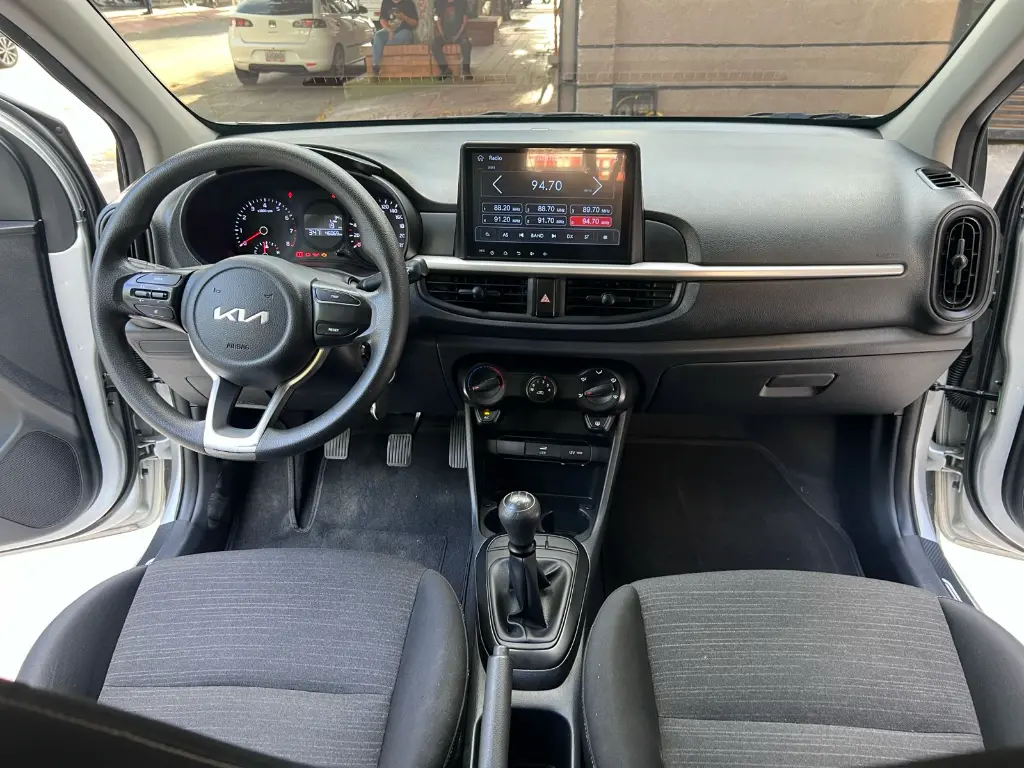 KIA PICANTO 1.0 EMOTION 2023 (13).webp