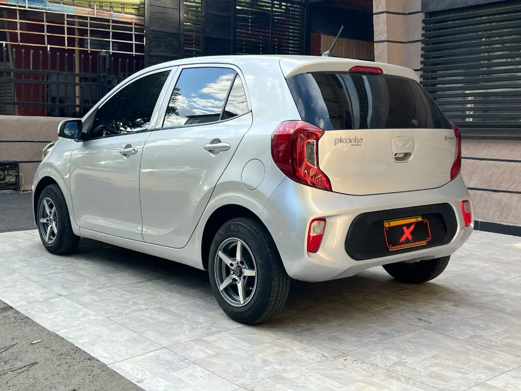 KIA PICANTO 1.0 EMOTION 2023 (4).webp