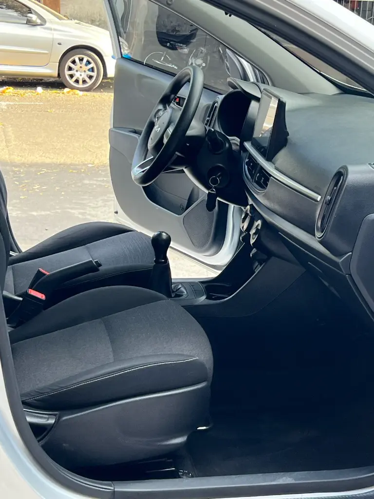 KIA PICANTO 1.0 EMOTION 2023 (11).webp