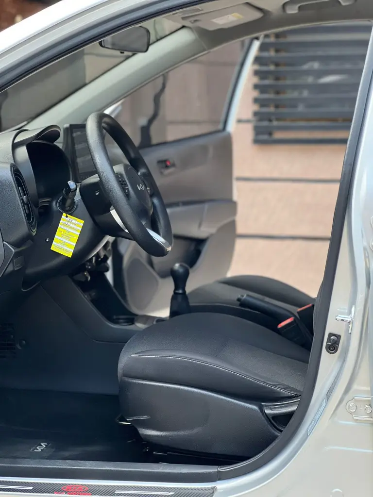 KIA PICANTO 1.0 EMOTION 2023 (9).webp