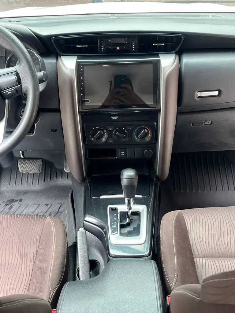 TOYOTA FORTUNER SW4 2017