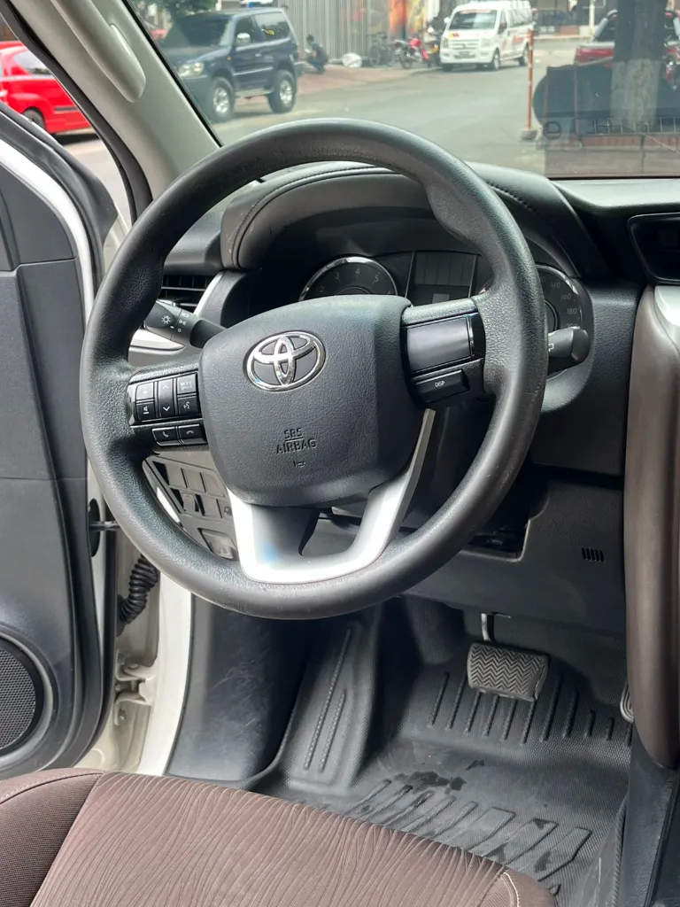 TOYOTA FORTUNER SW4 2017