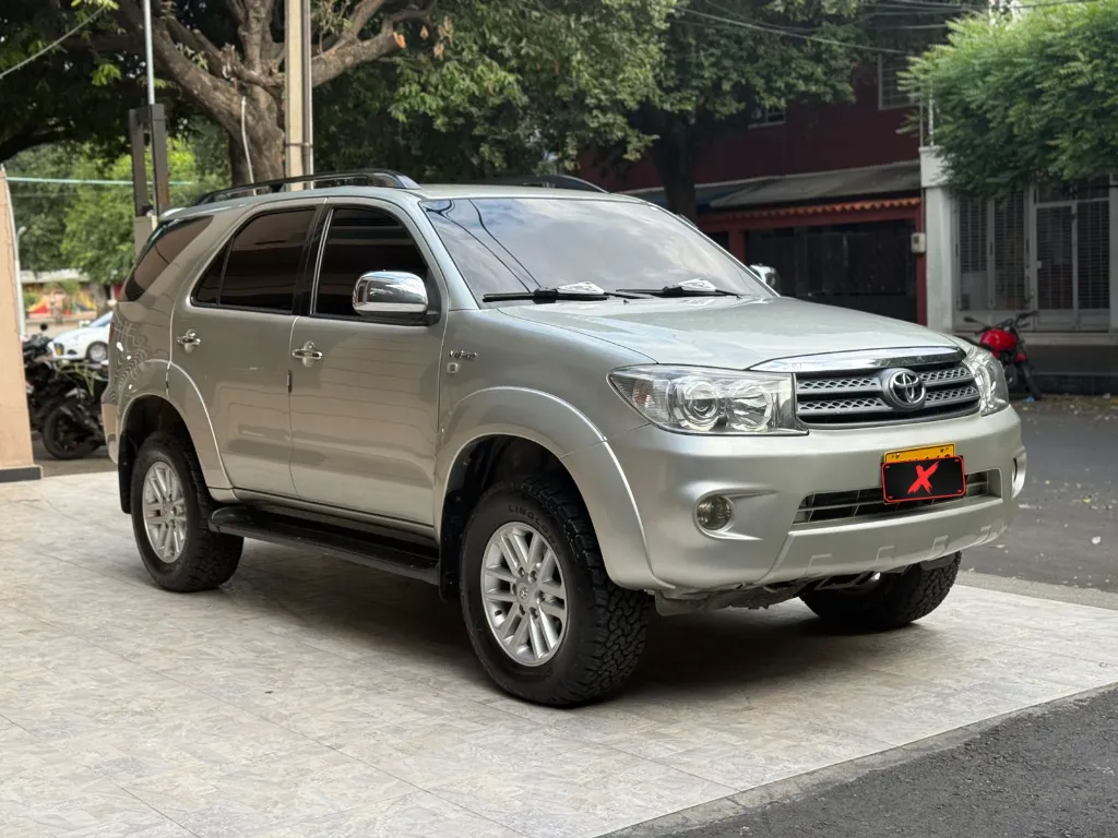 TOYOTA FORTUNER SR5 4.0 V6 4X4  MT 2008  (3).webp