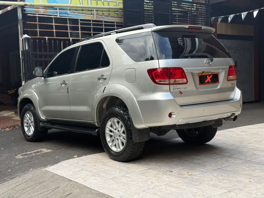 TOYOTA FORTUNER SR5 4.0 V6 4X4  MT 2008  (4).webp