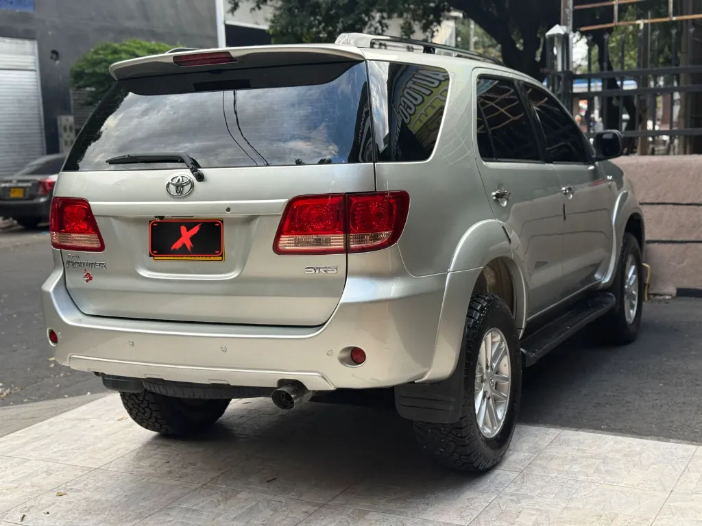 TOYOTA FORTUNER SR5 4.0 V6 4X4  MT 2008  (6).webp