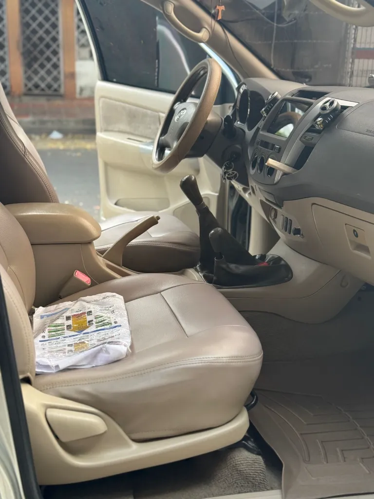 TOYOTA FORTUNER SR5 4.0 V6 4X4  MT 2008  (9).webp