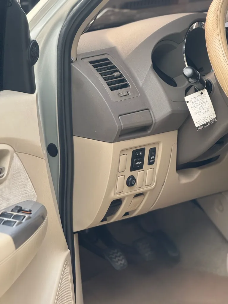 TOYOTA FORTUNER SR5 4.0 V6 4X4  MT 2008  (16).webp