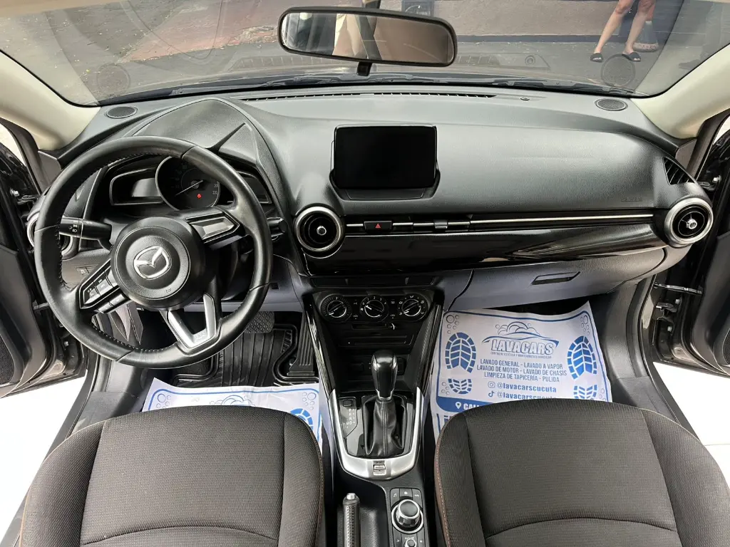 MAZDA 2 TOURING AUTOMATICO 2021 (8).webp
