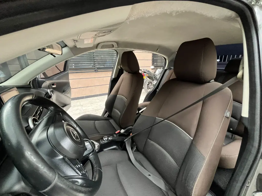 MAZDA 2 TOURING AUTOMATICO 2021 (17).webp