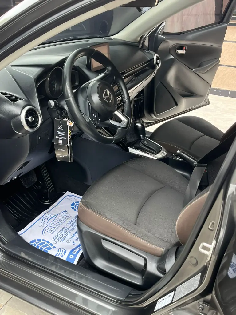 MAZDA 2 TOURING AUTOMATICO 2021 (15).webp