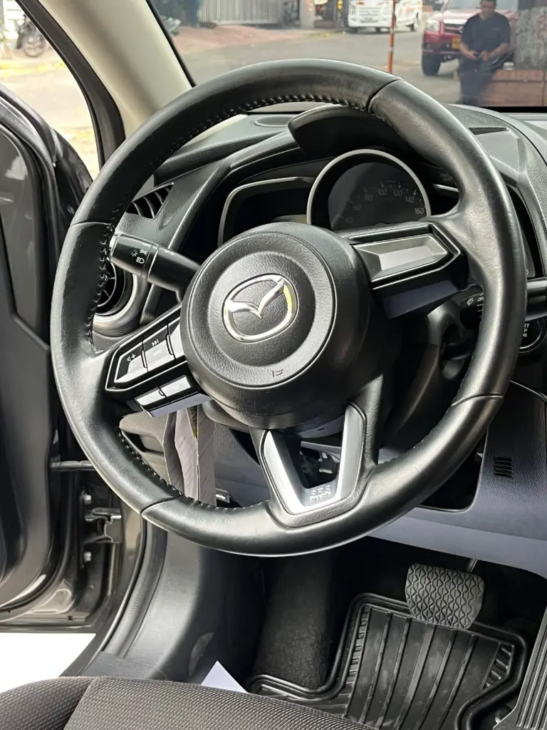 MAZDA 2 TOURING AUTOMATICO 2021 (9).webp