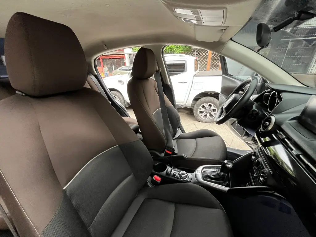 MAZDA 2 TOURING AUTOMATICO 2021 (18).webp