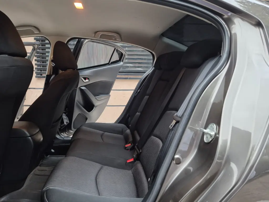 MAZDA 3 PRIME AUTOMÁTICO 2015  (17).webp