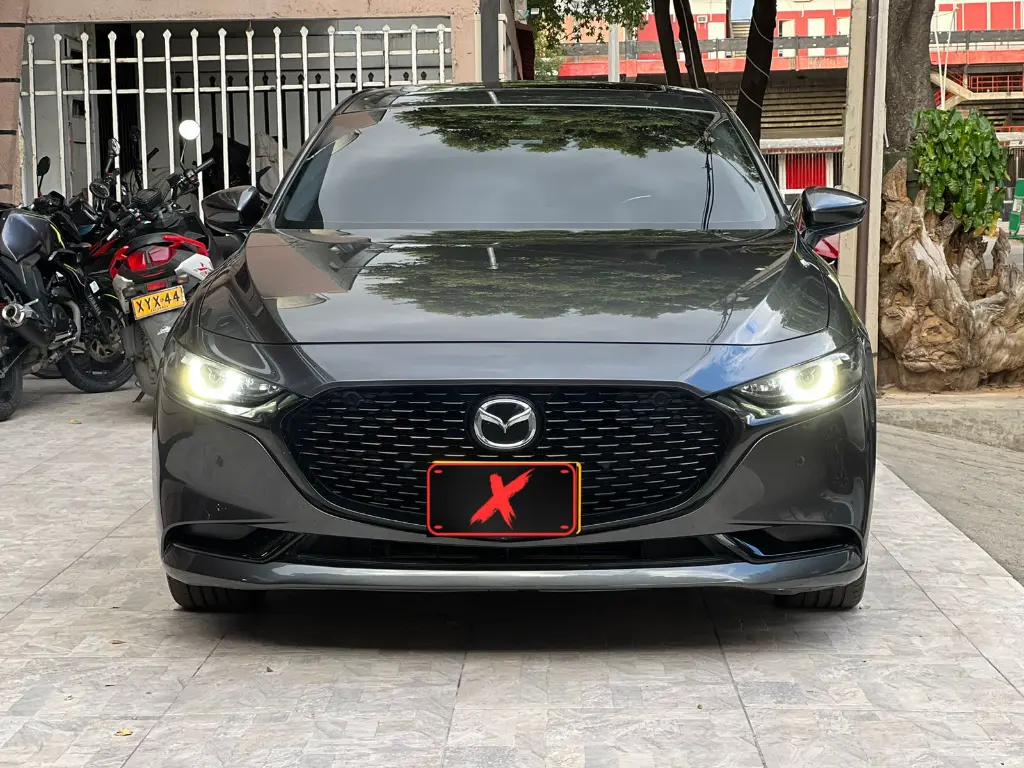 MAZDA 3 GRAND TOURING HIBRIDO 2023 (2).webp