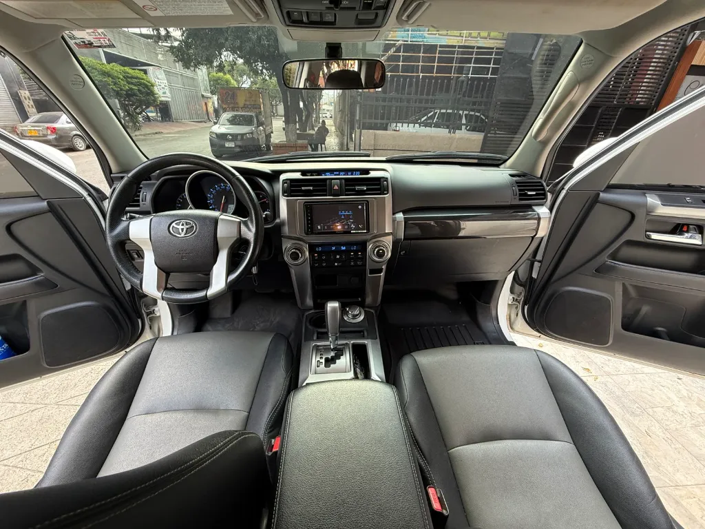 TOYOTA 4RUNNER SR5 4.0 GASOLINA 2018 (18).webp