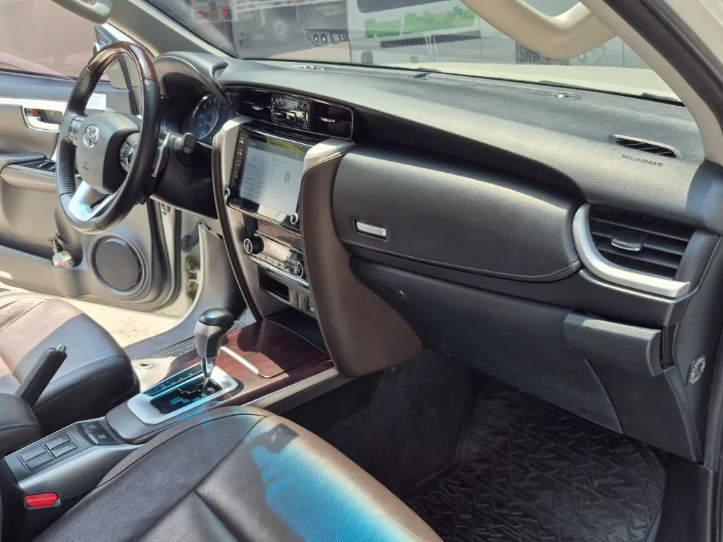 Toyota Fortuner SRV 2.7l 2020 (23).webp