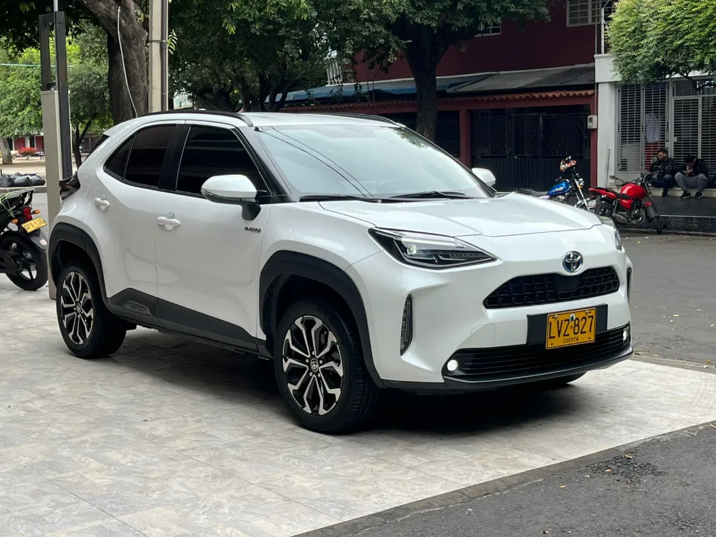 TOYOTA YARIS CROSS HEV XS 2024 (3).webp