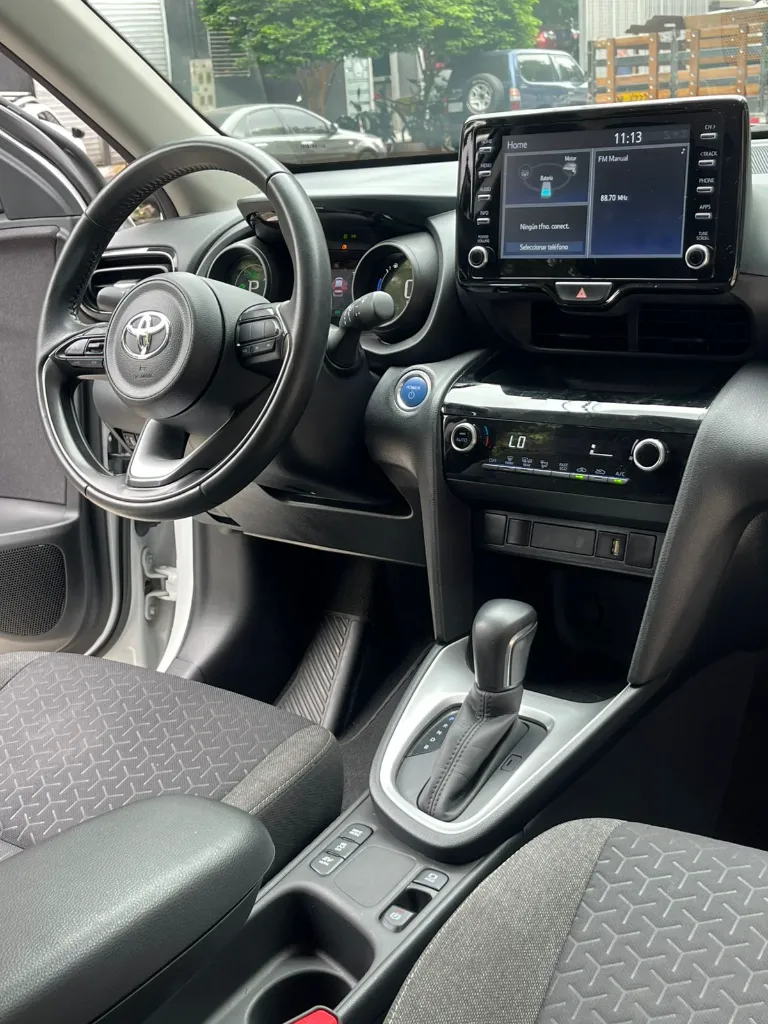 TOYOTA YARIS CROSS HEV XS 2024 (15).webp