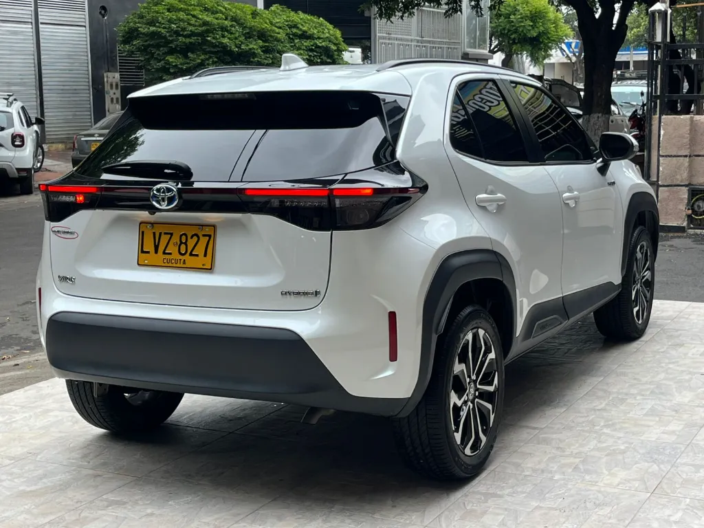 TOYOTA YARIS CROSS HEV XS 2024 (6).webp