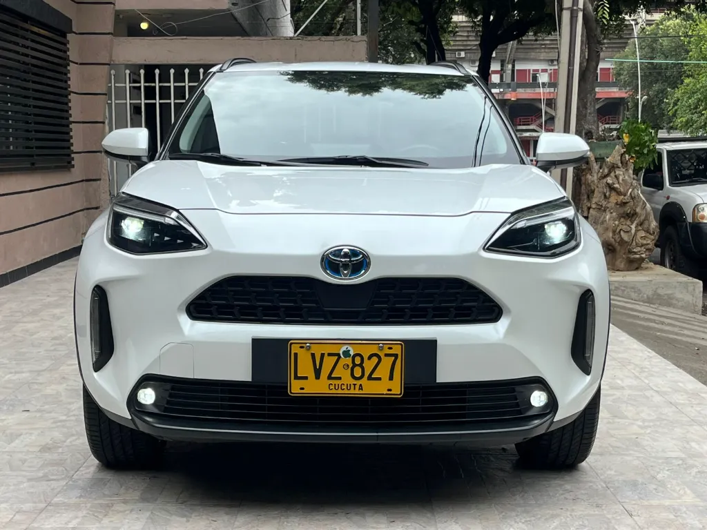 TOYOTA YARIS CROSS HEV XS 2024 (2).webp