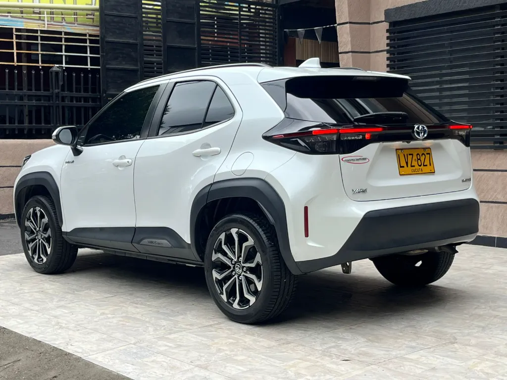 TOYOTA YARIS CROSS HEV XS 2024 (4).webp