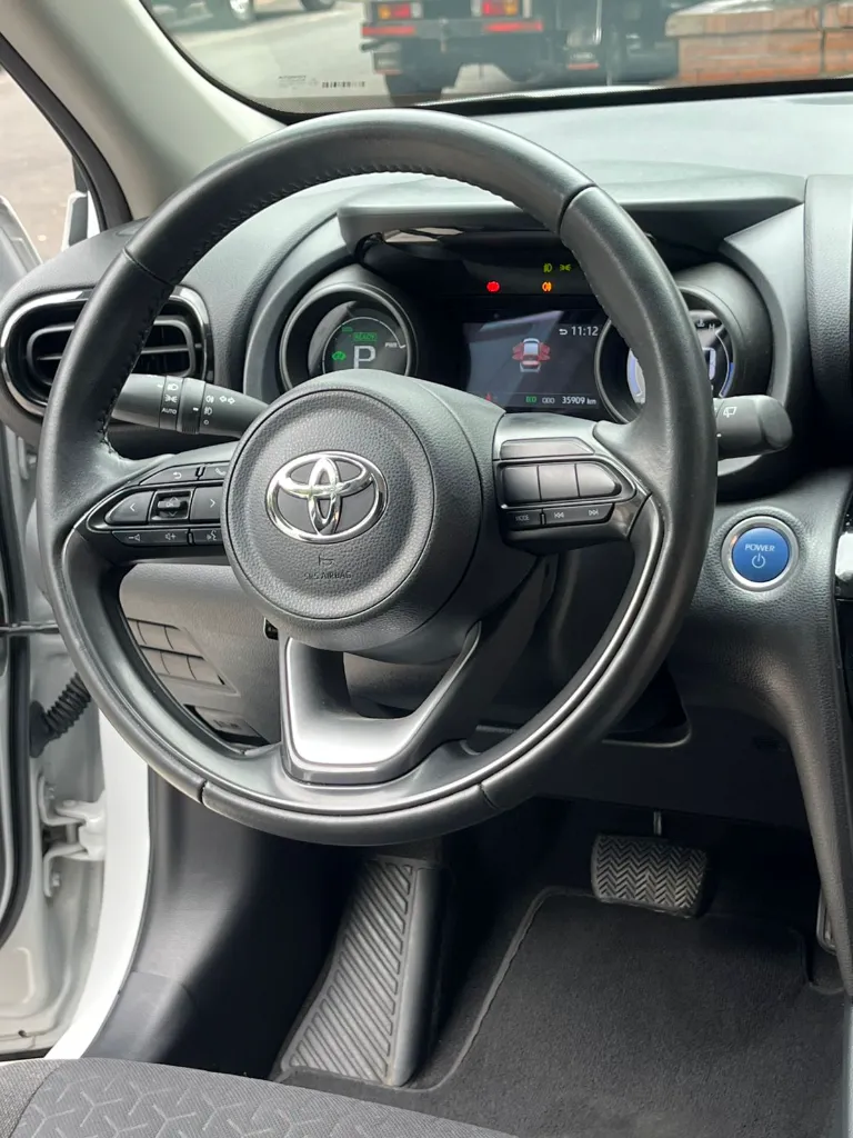 TOYOTA YARIS CROSS HEV XS 2024 (17).webp