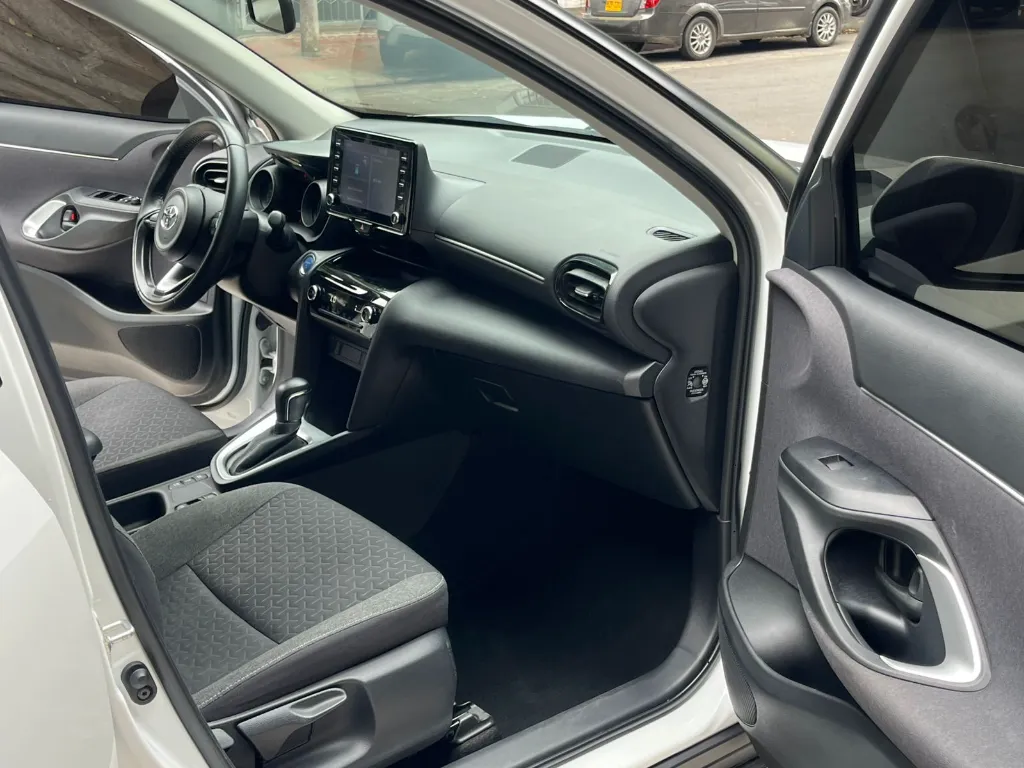 TOYOTA YARIS CROSS HEV XS 2024 (21).webp