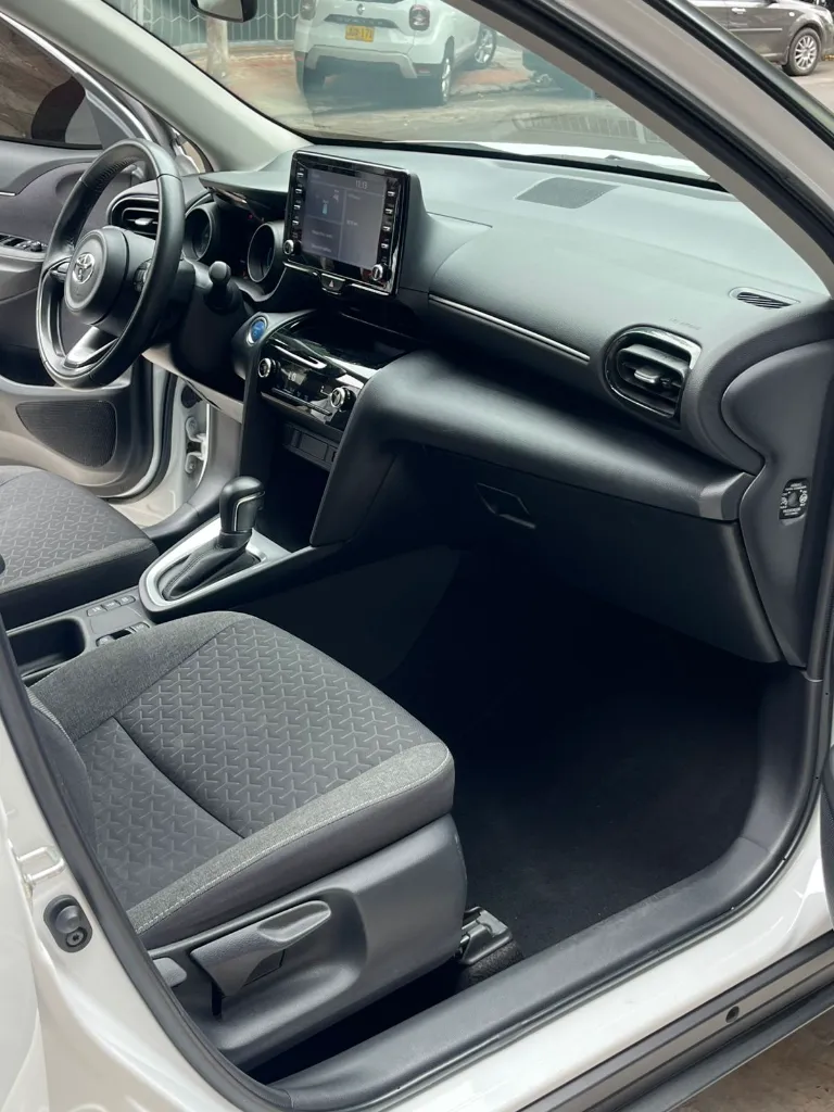 TOYOTA YARIS CROSS HEV XS 2024 (18).webp