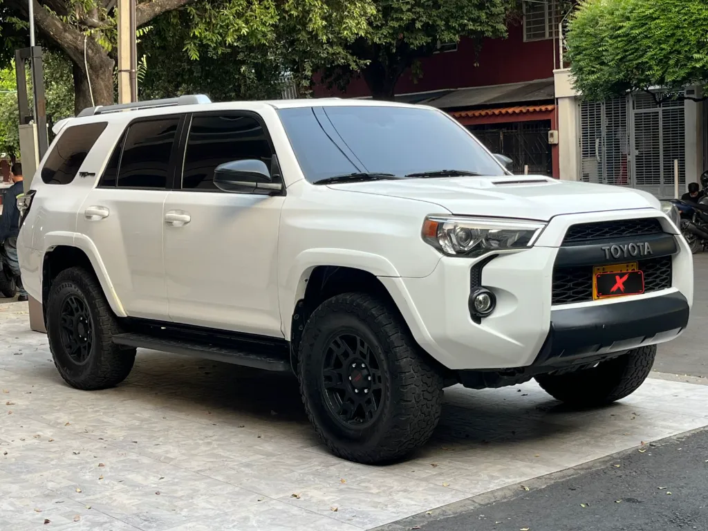 TOYOTA 4RUNNER SR5 2017