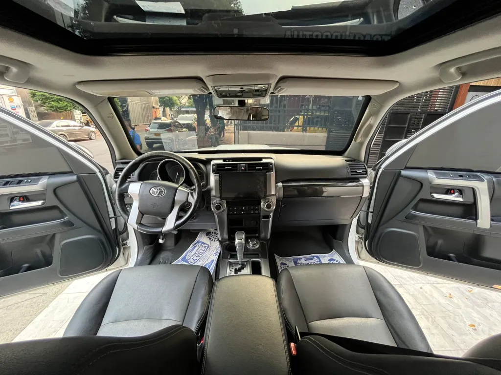 TOYOTA 4RUNNER SR5 2017