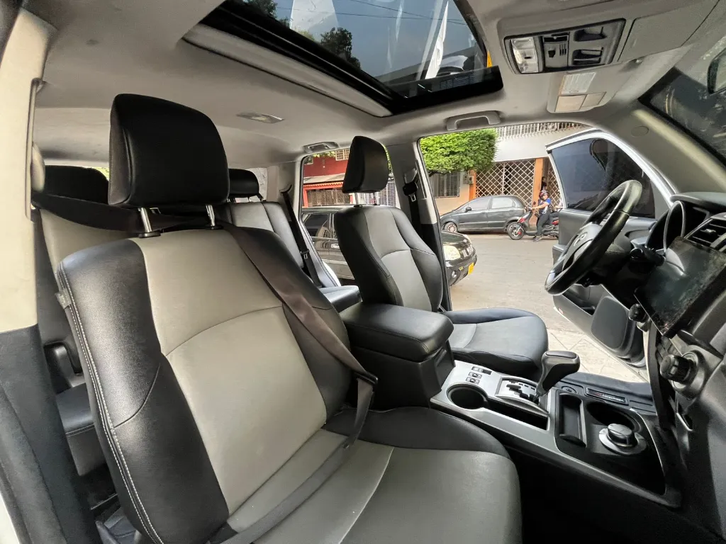 TOYOTA 4RUNNER SR5 2017