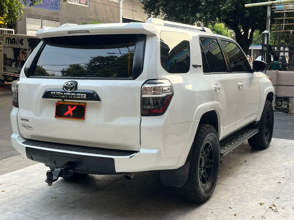 TOYOTA 4RUNNER SR5 2017